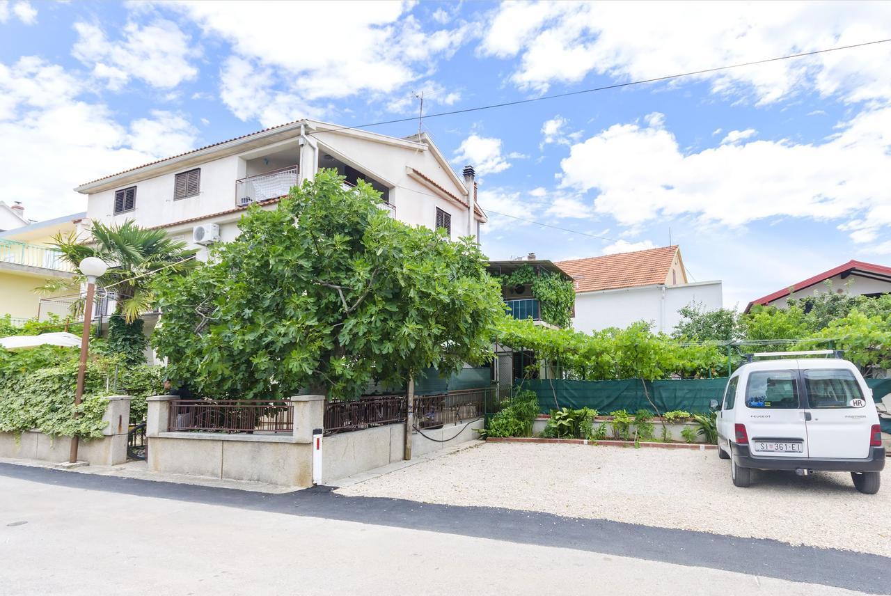Apartments Amalija Водице Экстерьер фото